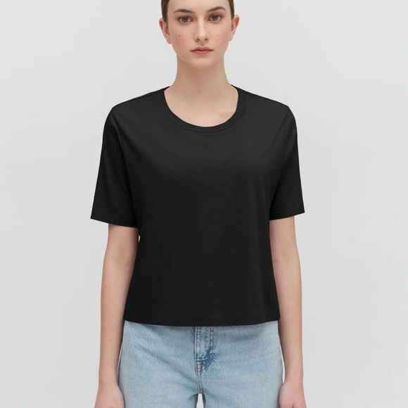 Cuyana Pima Cropped Tee - Black - Picture 2 of 9
